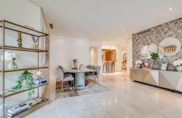 2 soverom Leilighet til salgs i Sierra Blanca, Marbella med svømmebasseng garasje - € 1 080 000 (Ref: 9848652)