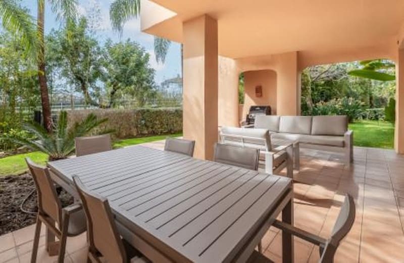 2 soverom Leilighet til salgs i Marbella med svømmebasseng garasje - € 1 080 000 (Ref: 9848652)