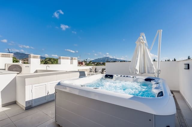 4 soverom Hus til salgs i Bel-Air, Estepona med svømmebasseng garasje - € 930 000 (Ref: 9848654)