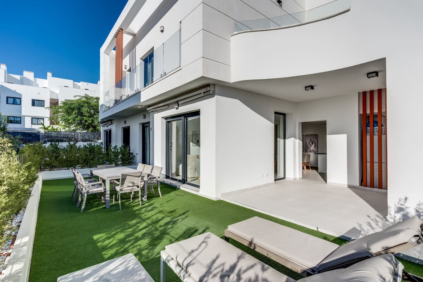 4 bedroom Townhouse for sale in Estepona with pool garage - € 930,000 (Ref: 9848654)