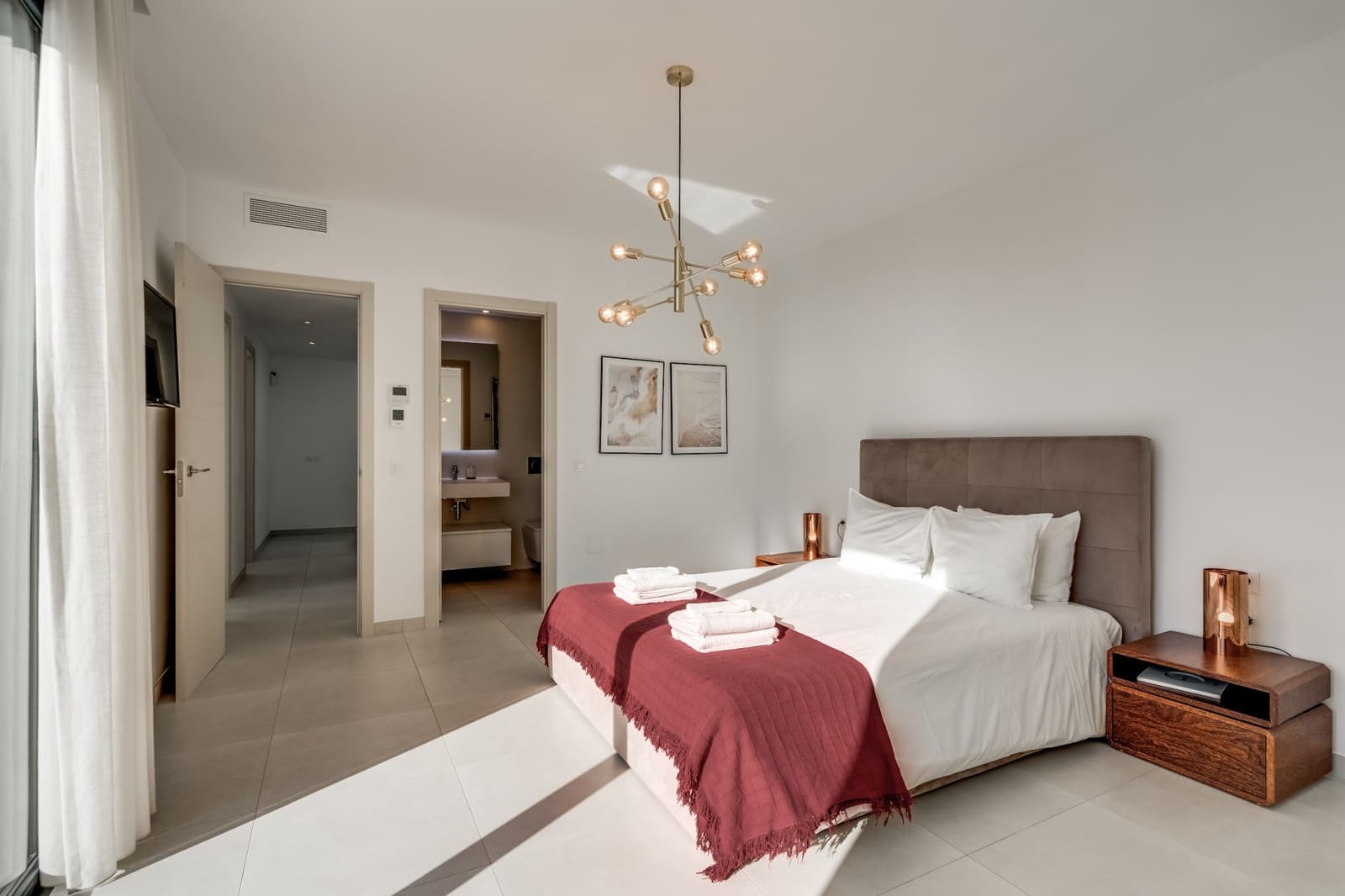 4 soverom Hus til salgs i Estepona med svømmebasseng garasje - € 930 000 (Ref: 9848654)