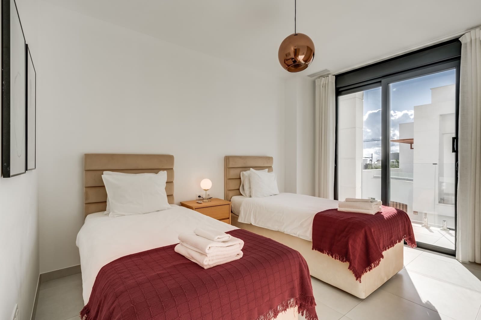 4 soverom Hus til salgs i Estepona med svømmebasseng garasje - € 930 000 (Ref: 9848654)