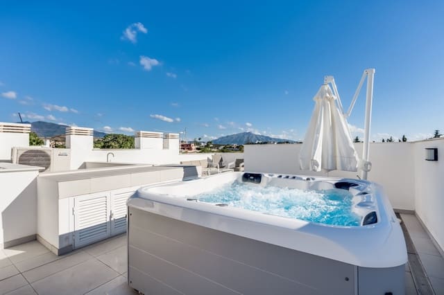 4 quarto Casa em Banda para venda em Bel-Air, Estepona com piscina garagem - 930 000 € (Ref: 9848654)