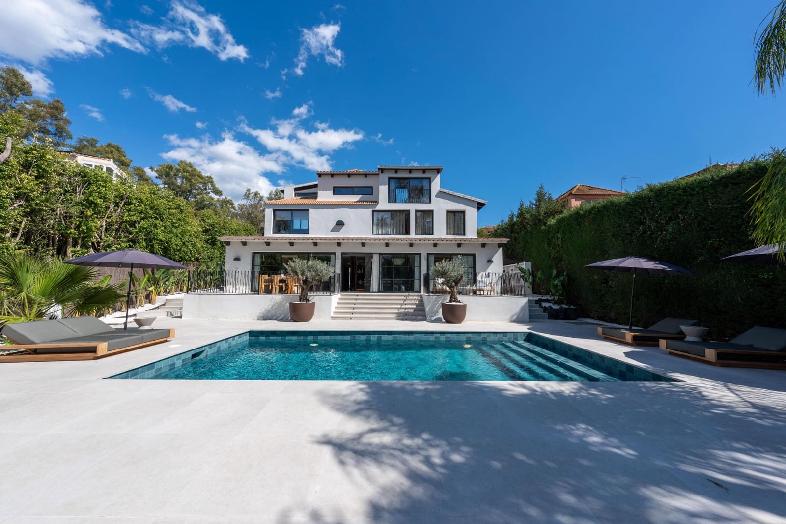 5 bedroom Villa for sale in Nueva Andalucia with pool garage - € 4,850,000 (Ref: 9848656)