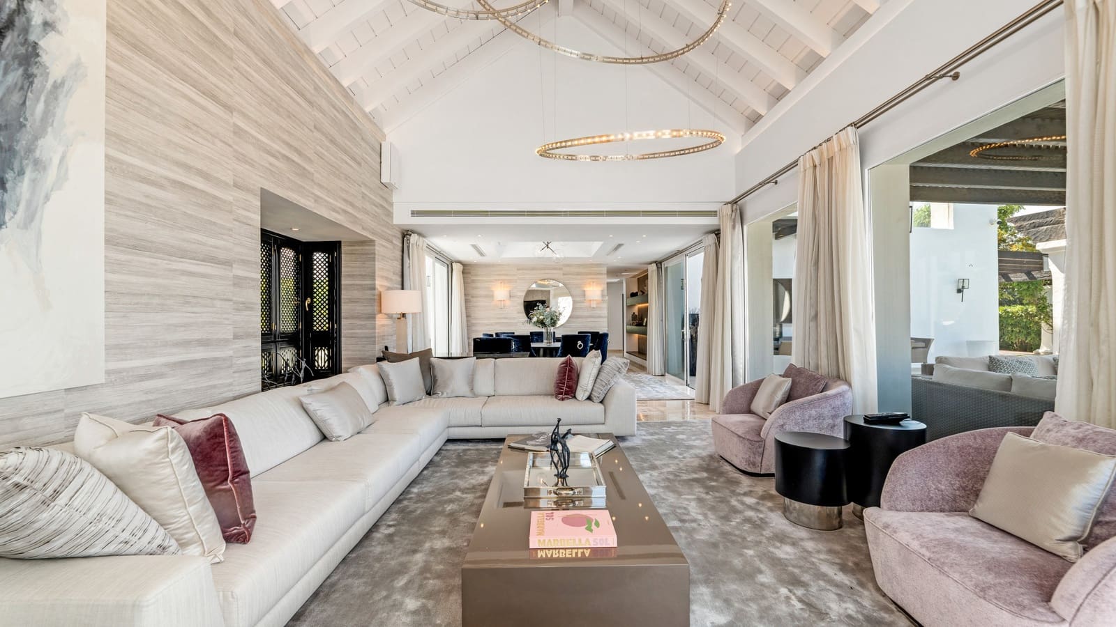 5 soverom Villa til salgs i La Quinta med svømmebasseng garasje - € 3 795 000 (Ref: 9848657)