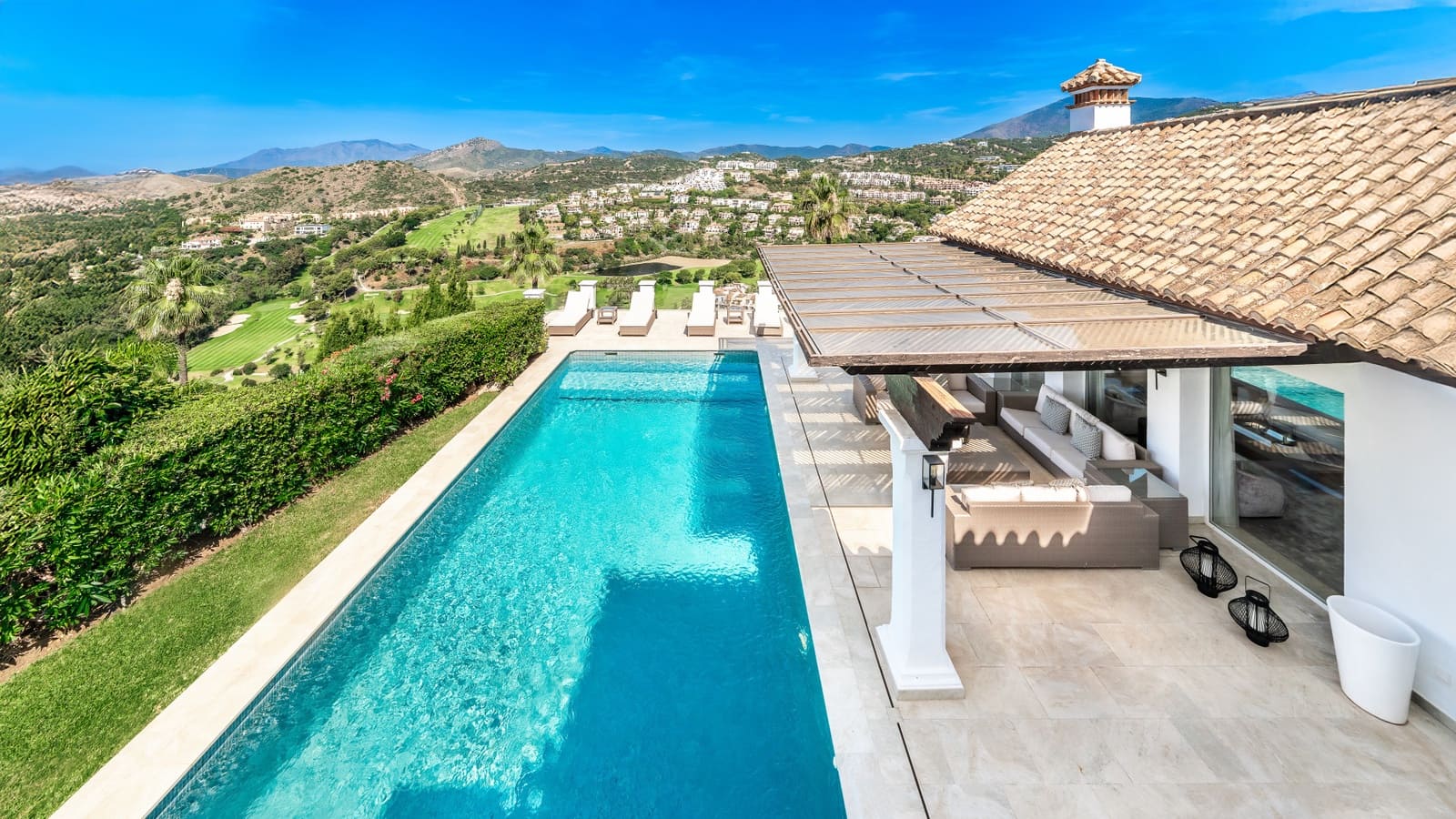 5 soverom Villa til salgs i La Quinta med svømmebasseng garasje - € 3 795 000 (Ref: 9848657)
