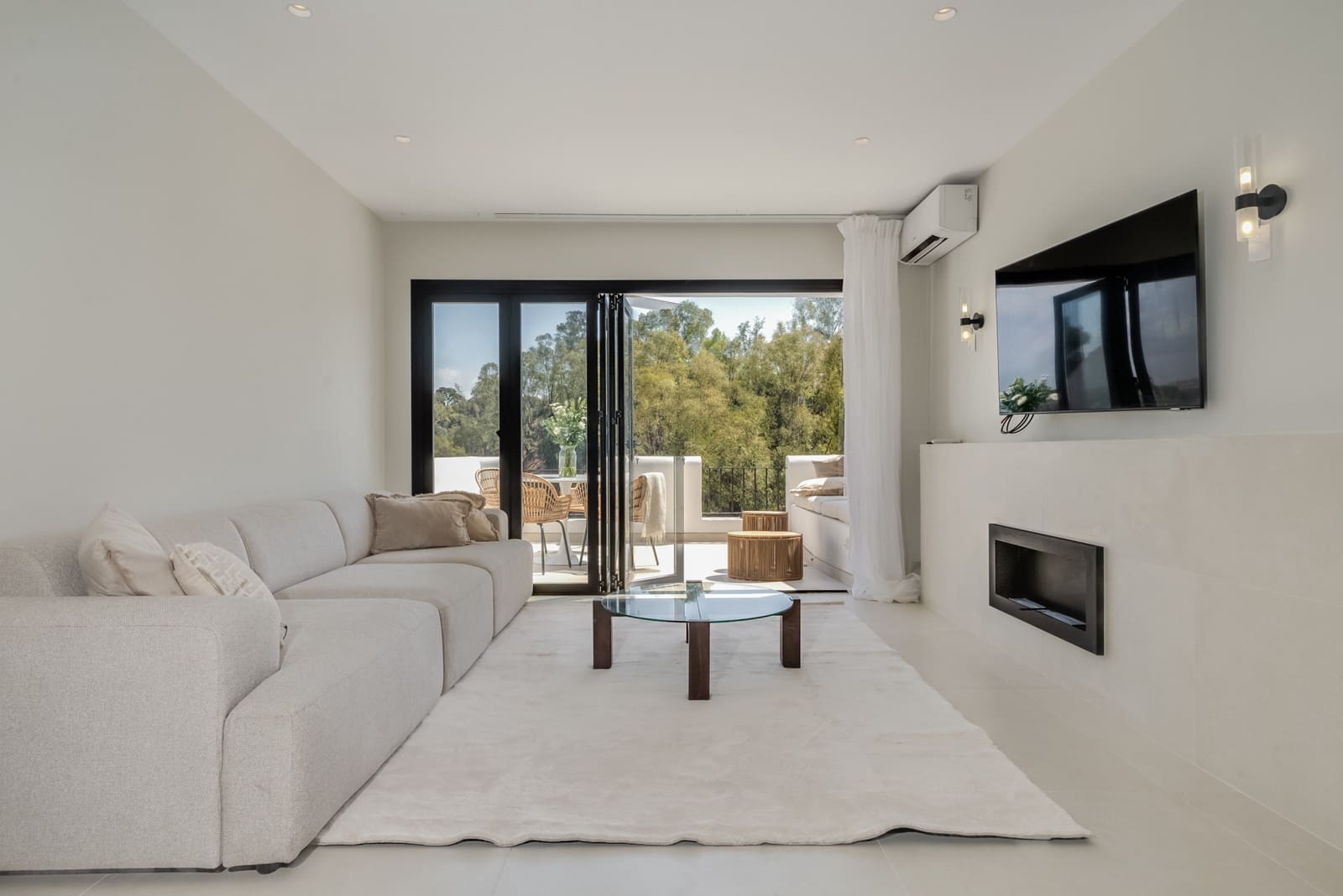 3 sypialnia Apartament na sprzedaż w Benahavis z basenem garażem - 599 000 € (Ref: 9848658)