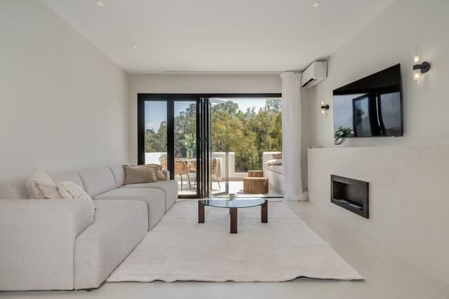3 sypialnia Apartament na sprzedaż w Los Arqueros - Puerto del Almendro, Benahavís z basenem garażem - 599 000 € (Ref: 9848658)