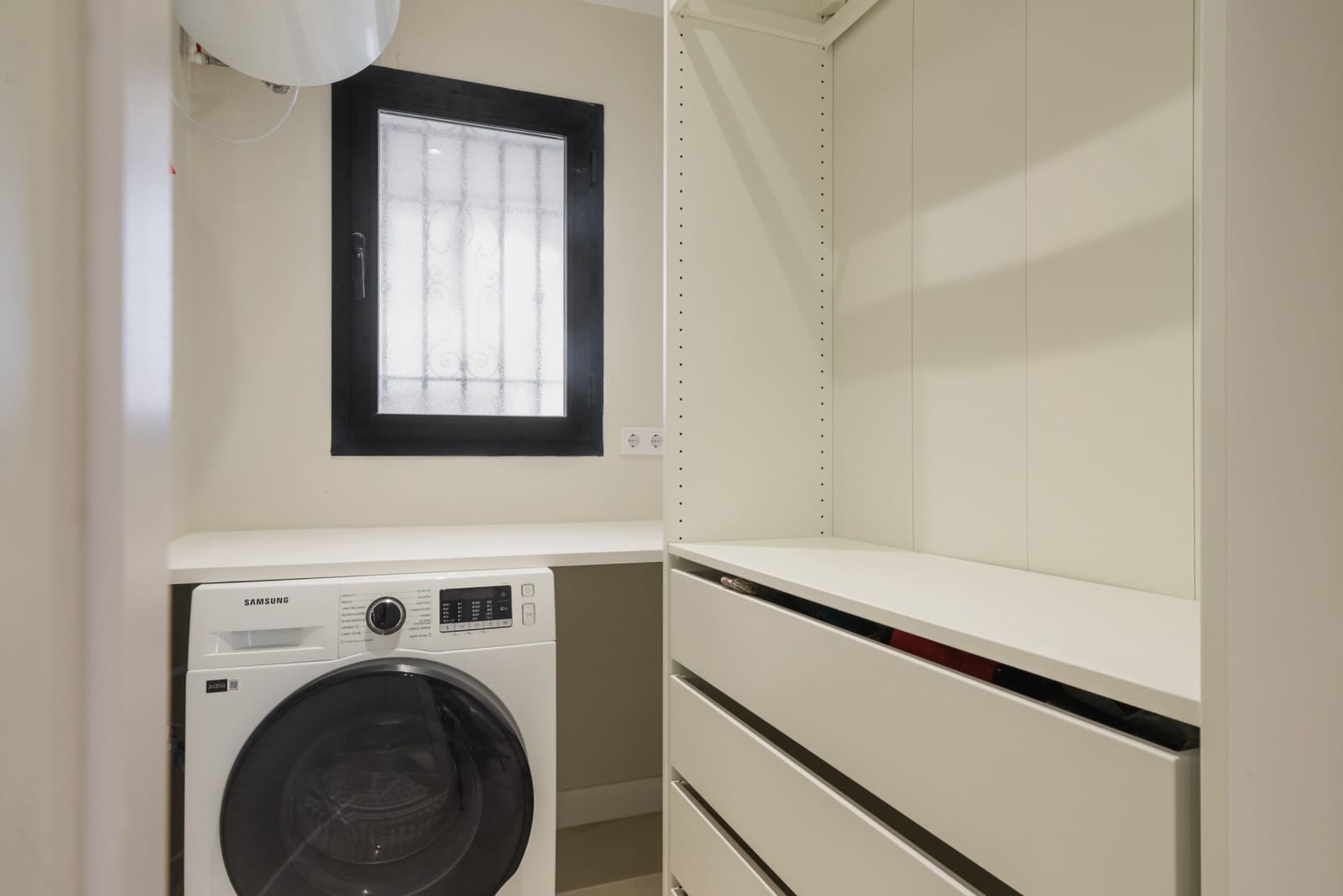 3 sypialnia Apartament na sprzedaż w Benahavis z basenem garażem - 599 000 € (Ref: 9848658)