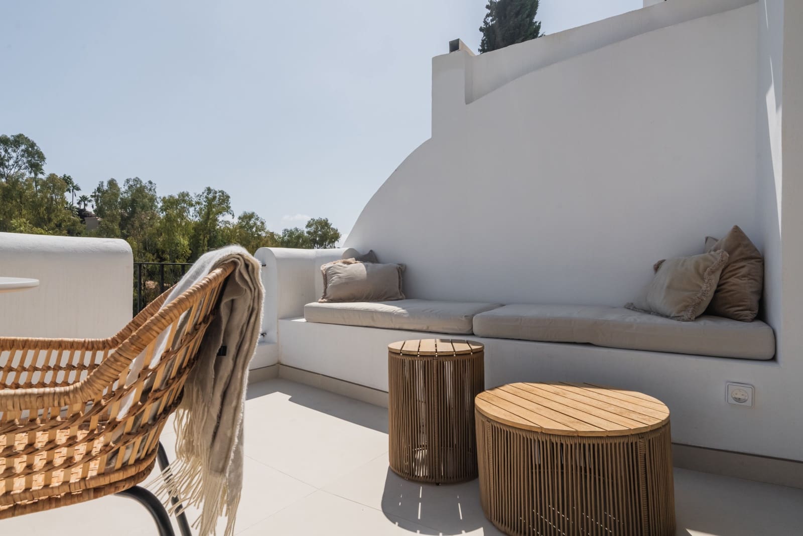 3 sypialnia Apartament na sprzedaż w Benahavis z basenem garażem - 599 000 € (Ref: 9848658)