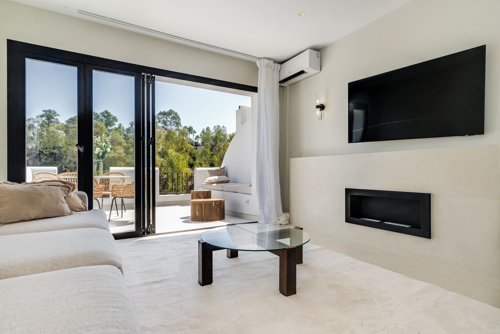 3 bedroom Apartment for sale in Benahavis with pool garage - € 599,000 (Ref: 9848658)