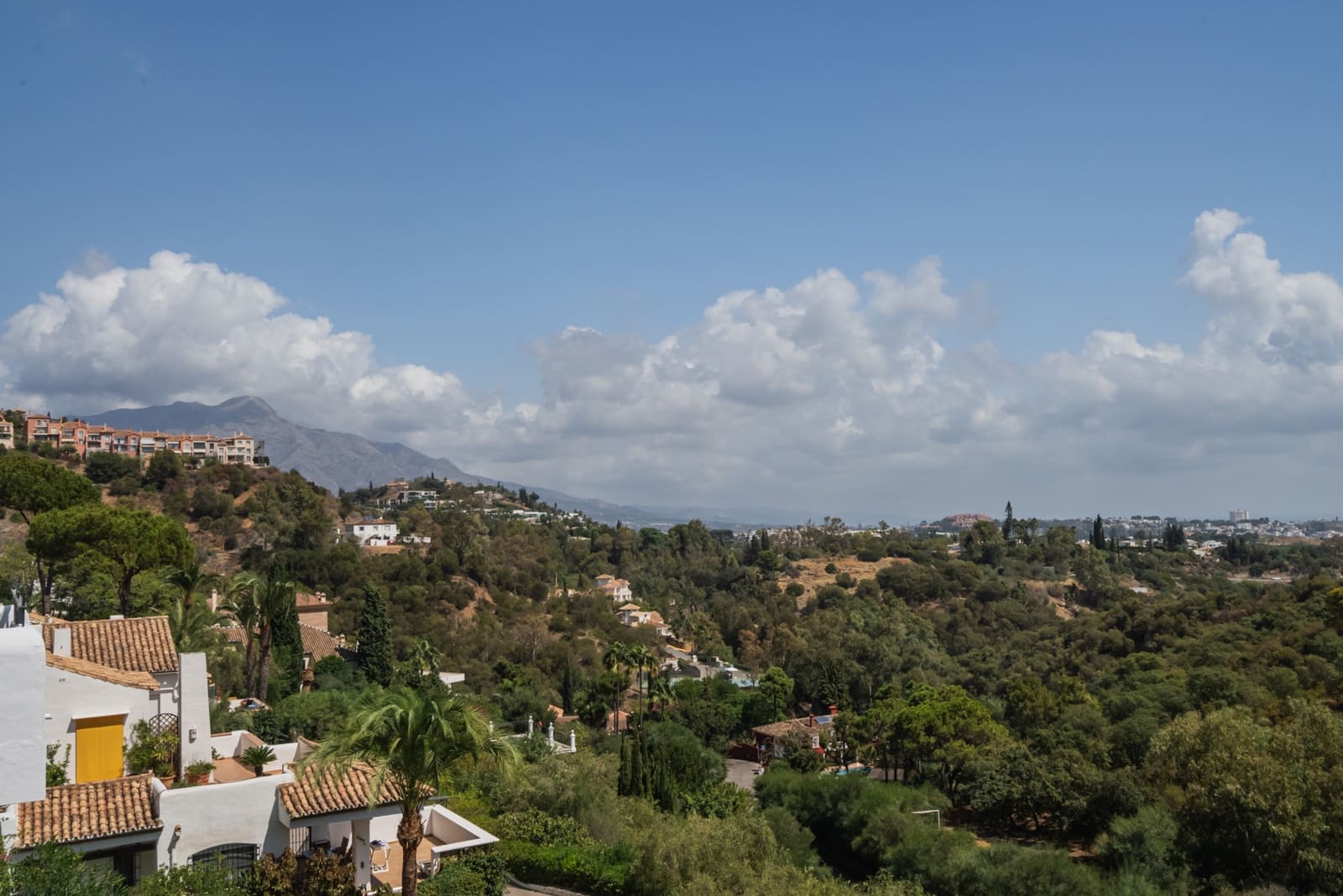 3 bedroom Apartment for sale in Benahavis with pool garage - € 599,000 (Ref: 9848658)