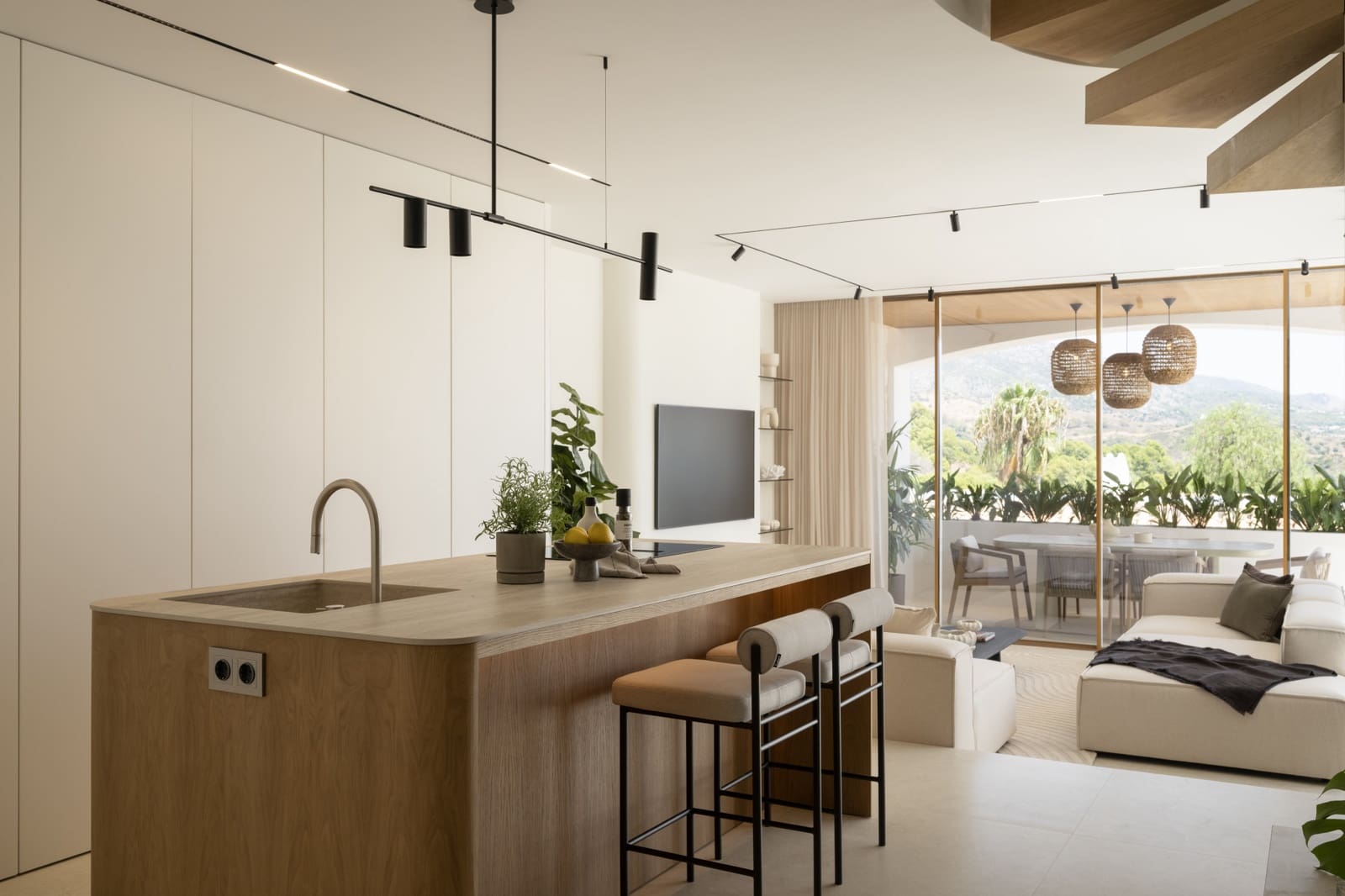 4 makuuhuone Omakotitalo myytävänä paikassa Marbella mukana uima-altaan - 1 795 000 € (Ref: 9848659)