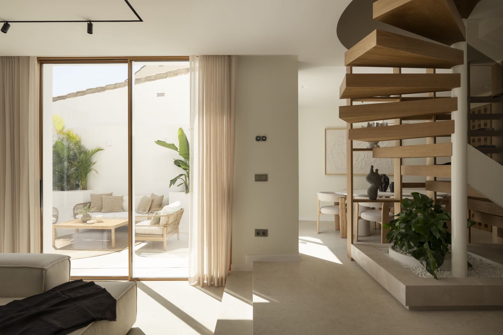 4 makuuhuone Omakotitalo myytävänä paikassa Marbella mukana uima-altaan - 1 795 000 € (Ref: 9848659)