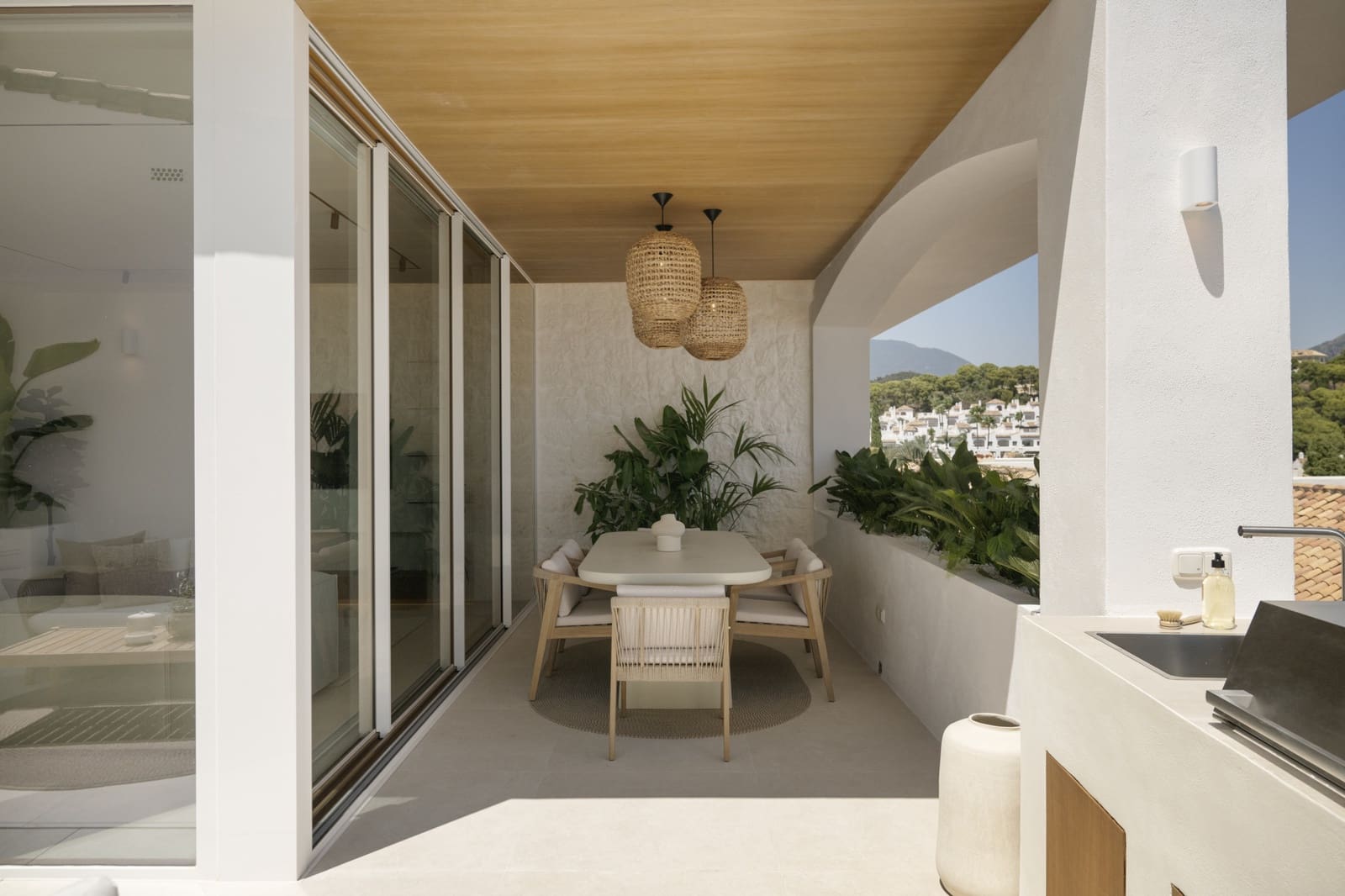 4 makuuhuone Omakotitalo myytävänä paikassa Marbella mukana uima-altaan - 1 795 000 € (Ref: 9848659)