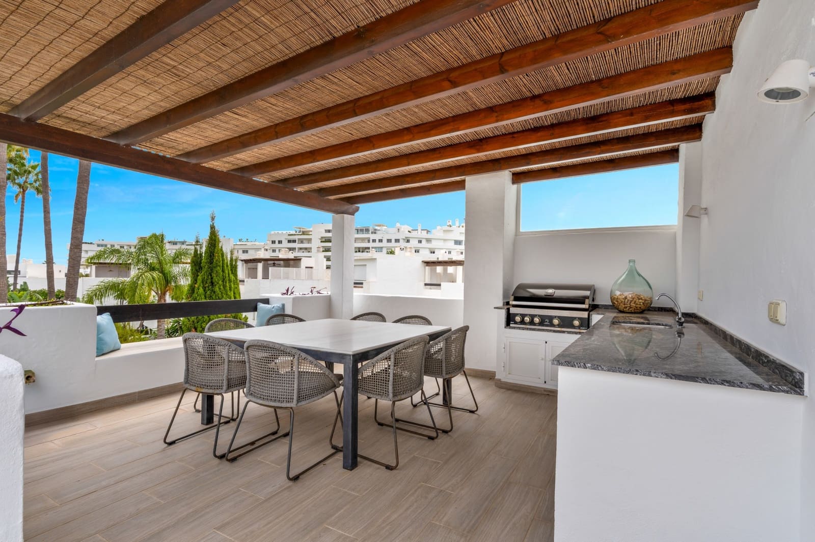 4 soverom Hus til salgs i San Pedro de Alcantara med svømmebasseng garasje - € 1 095 000 (Ref: 9848667)