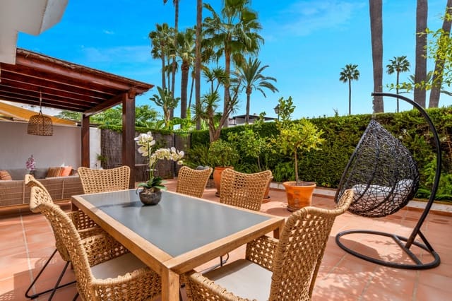 4 soverom Hus til salgs i Nueva Alcántara, Marbella med svømmebasseng garasje - € 1 095 000 (Ref: 9848667)