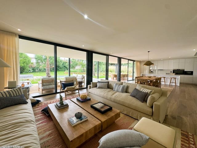 5 bedroom Villa for sale in Sotogrande Costa, San Roque with pool garage - € 2,850,000 (Ref: 9848673)
