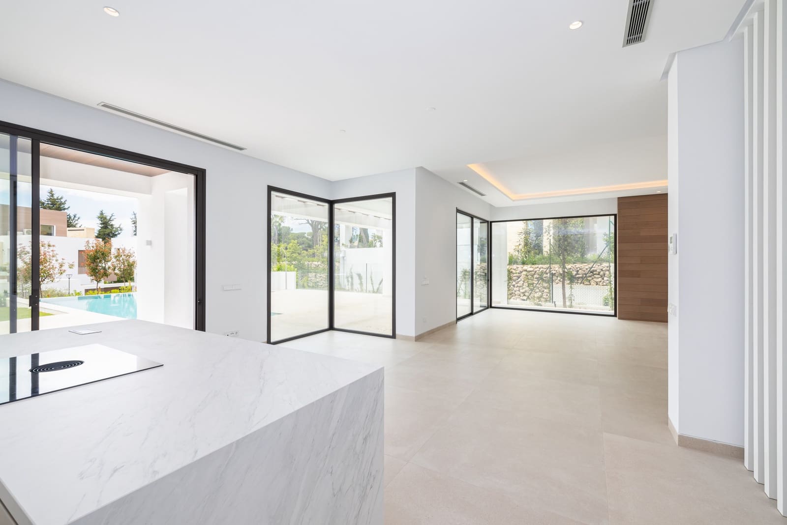 4 bedroom Villa for sale in Marbella with pool garage - € 4,500,000 (Ref: 9848678)