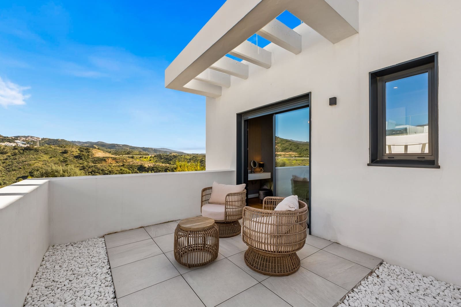 5 quarto Moradia Geminada para venda em Marbella com piscina garagem - 1 950 000 € (Ref: 9848684)