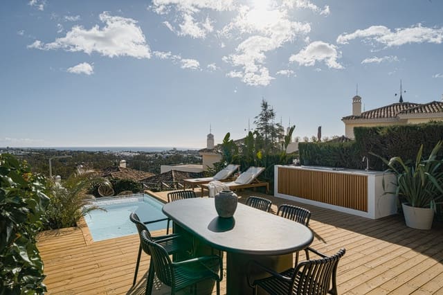 Apartamento de 3 habitaciones en Los Naranjos, Marbella en venta con piscina garaje - 1.349.000 € (Ref: 9848685)
