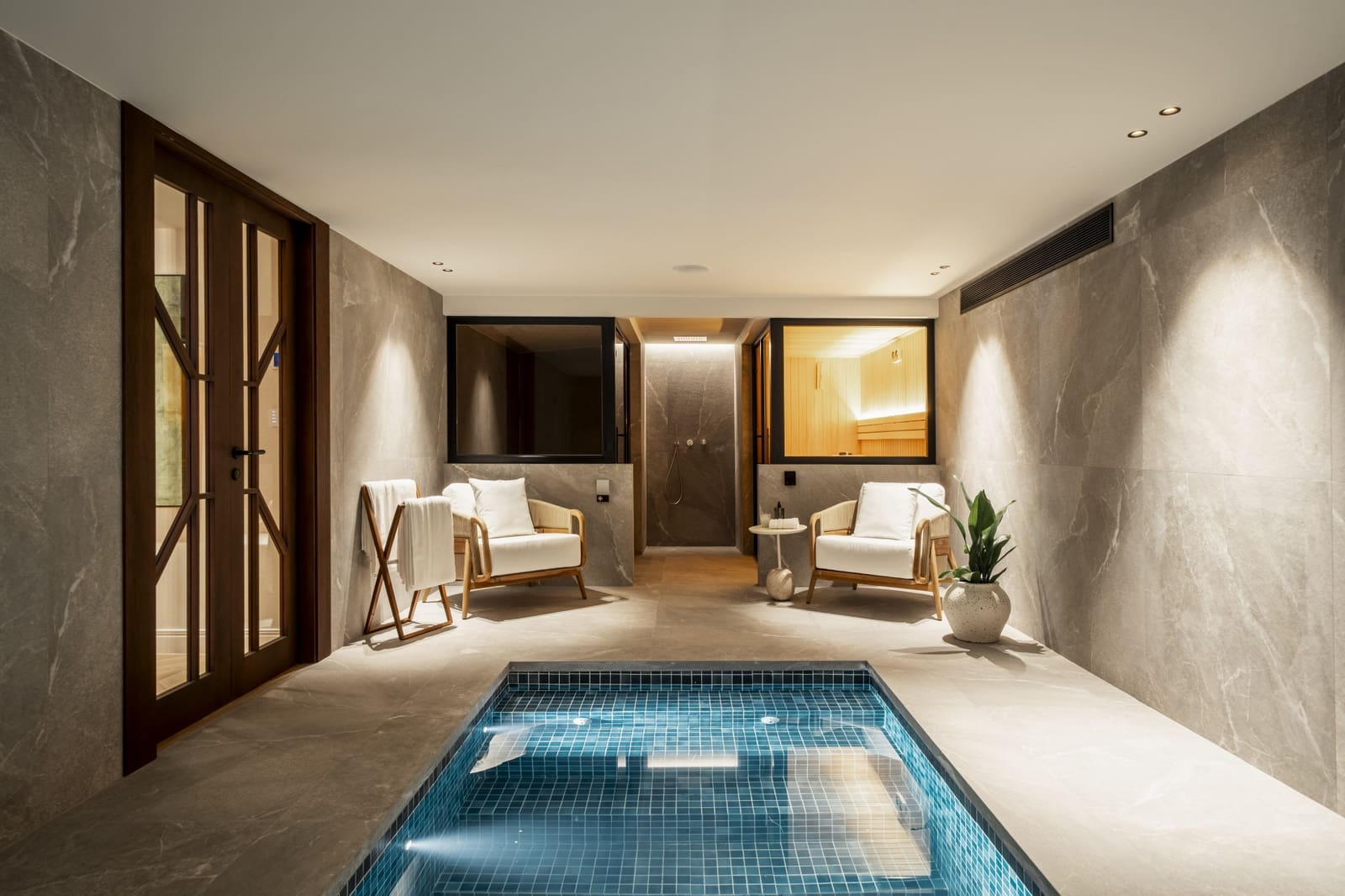 5 bedroom Villa for sale in Nueva Andalucia with pool garage - € 4,950,000 (Ref: 9848687)