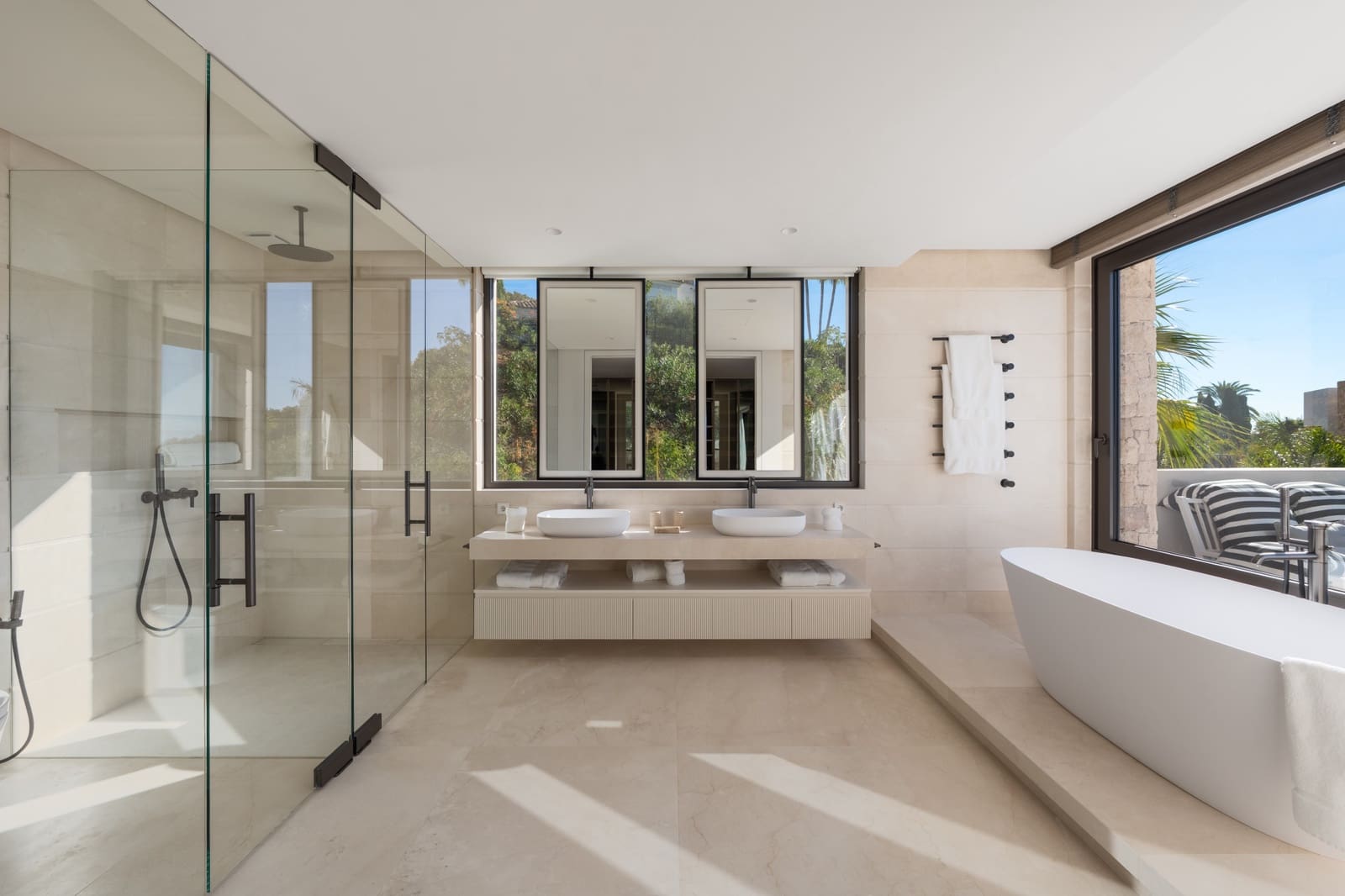 Chalet de 5 habitaciones en Marbella en venta con piscina garaje - 14.995.000 € (Ref: 9848689)