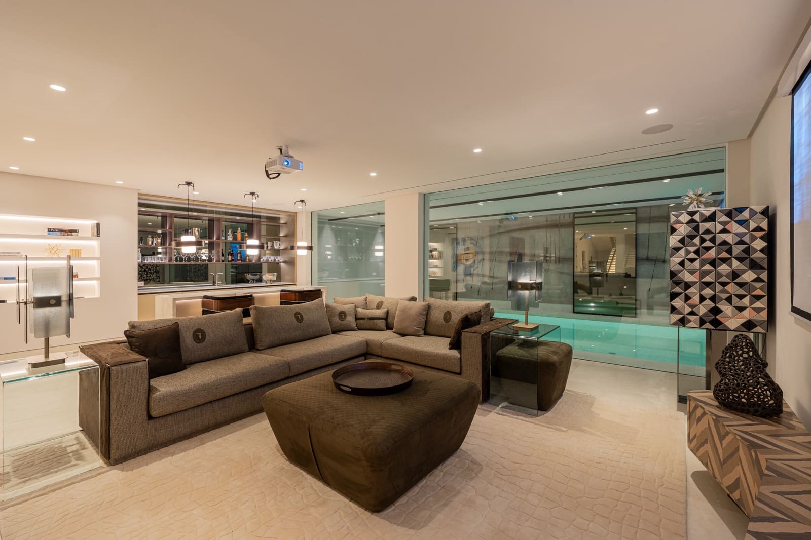 Chalet de 5 habitaciones en Marbella en venta con piscina garaje - 14.995.000 € (Ref: 9848689)