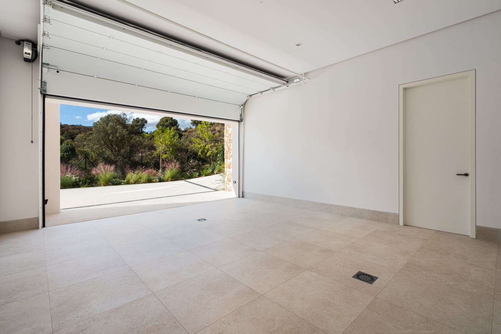 Chalet de 5 habitaciones en Marbella en venta con piscina garaje - 14.995.000 € (Ref: 9848689)
