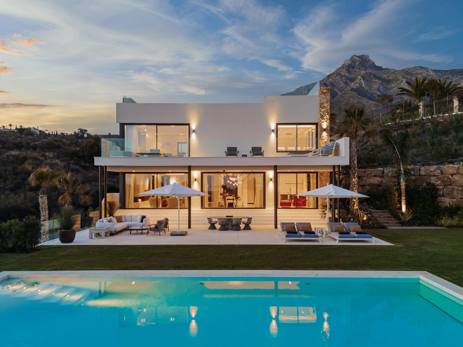 Chalet de 5 habitaciones en Marbella en venta con piscina garaje - 14.995.000 € (Ref: 9848689)