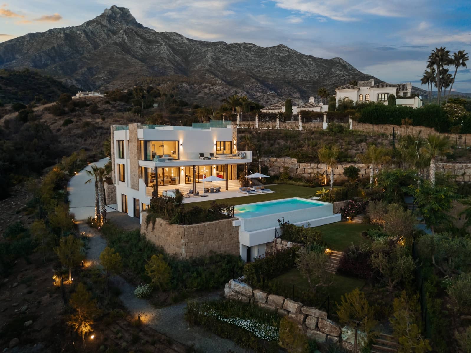 Chalet de 5 habitaciones en Marbella en venta con piscina garaje - 14.995.000 € (Ref: 9848689)