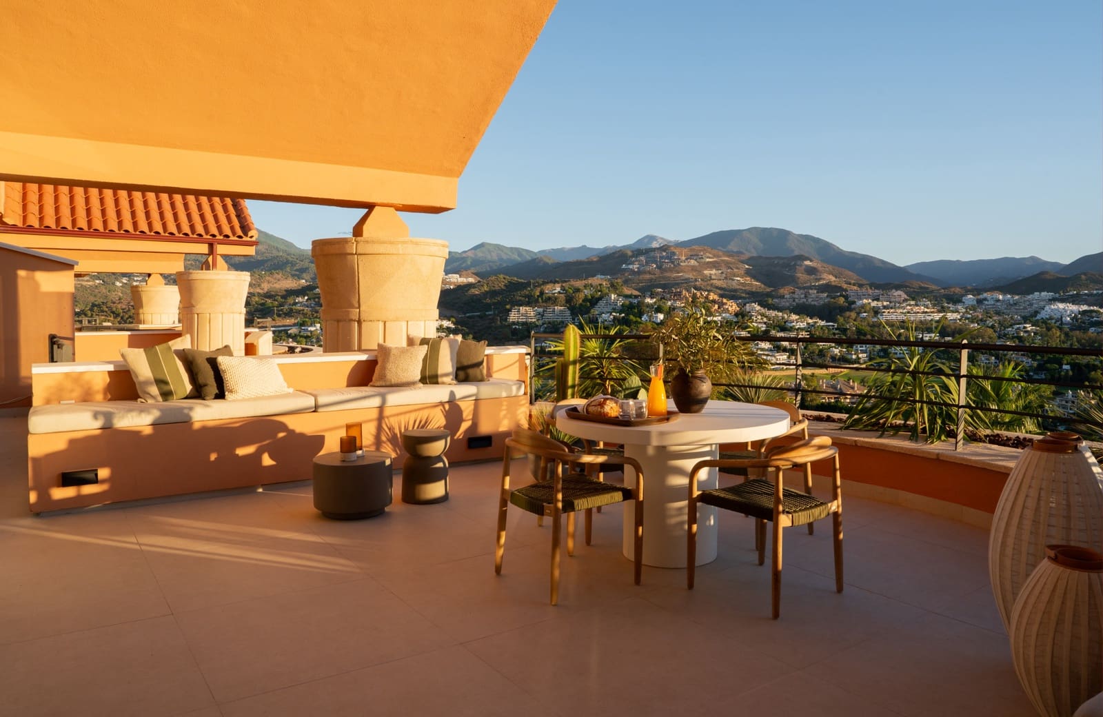 Ático de 3 habitaciones en Marbella en venta con piscina garaje - 2.695.000 € (Ref: 9848698)