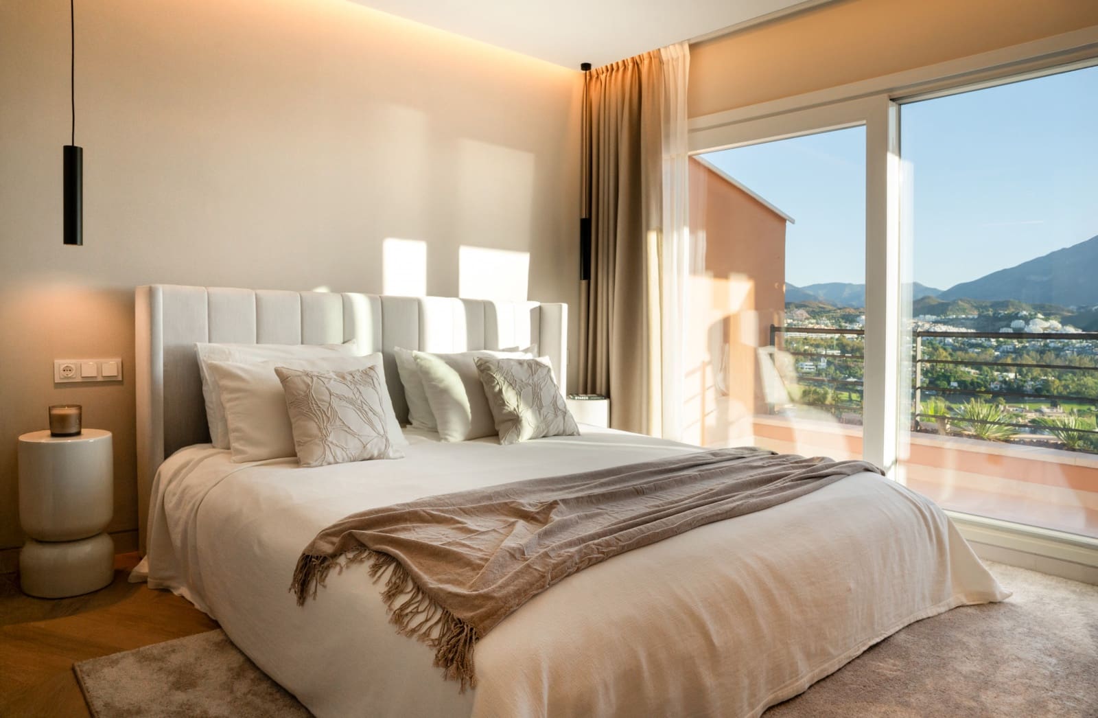 Ático de 3 habitaciones en Marbella en venta con piscina garaje - 2.695.000 € (Ref: 9848698)
