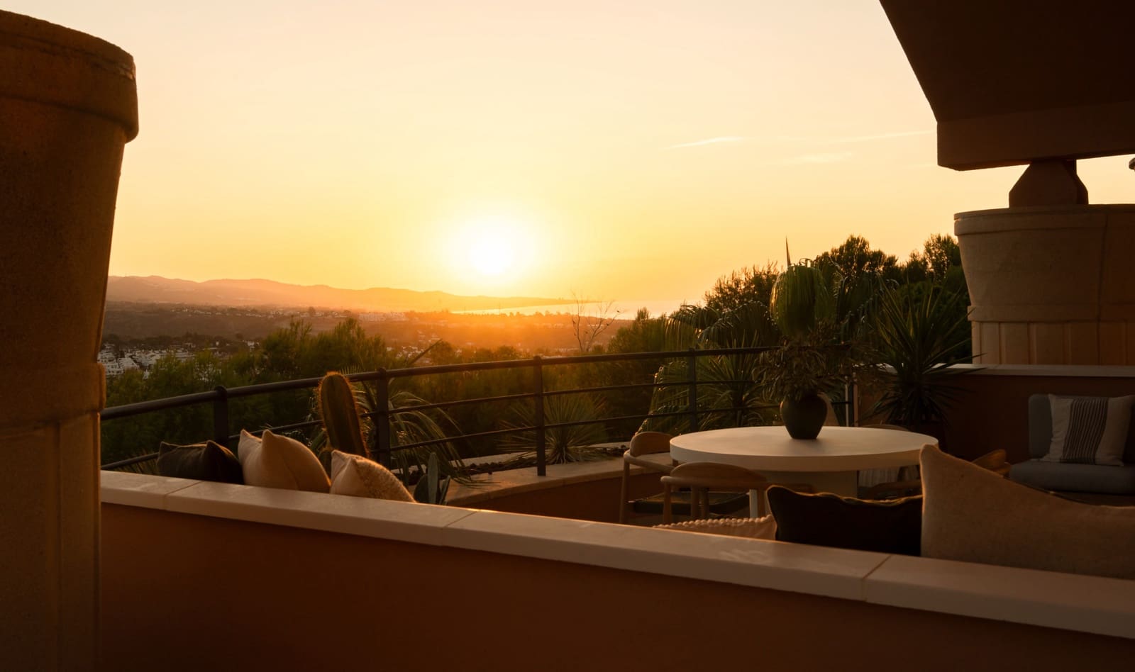 Ático de 3 habitaciones en Marbella en venta con piscina garaje - 2.695.000 € (Ref: 9848698)