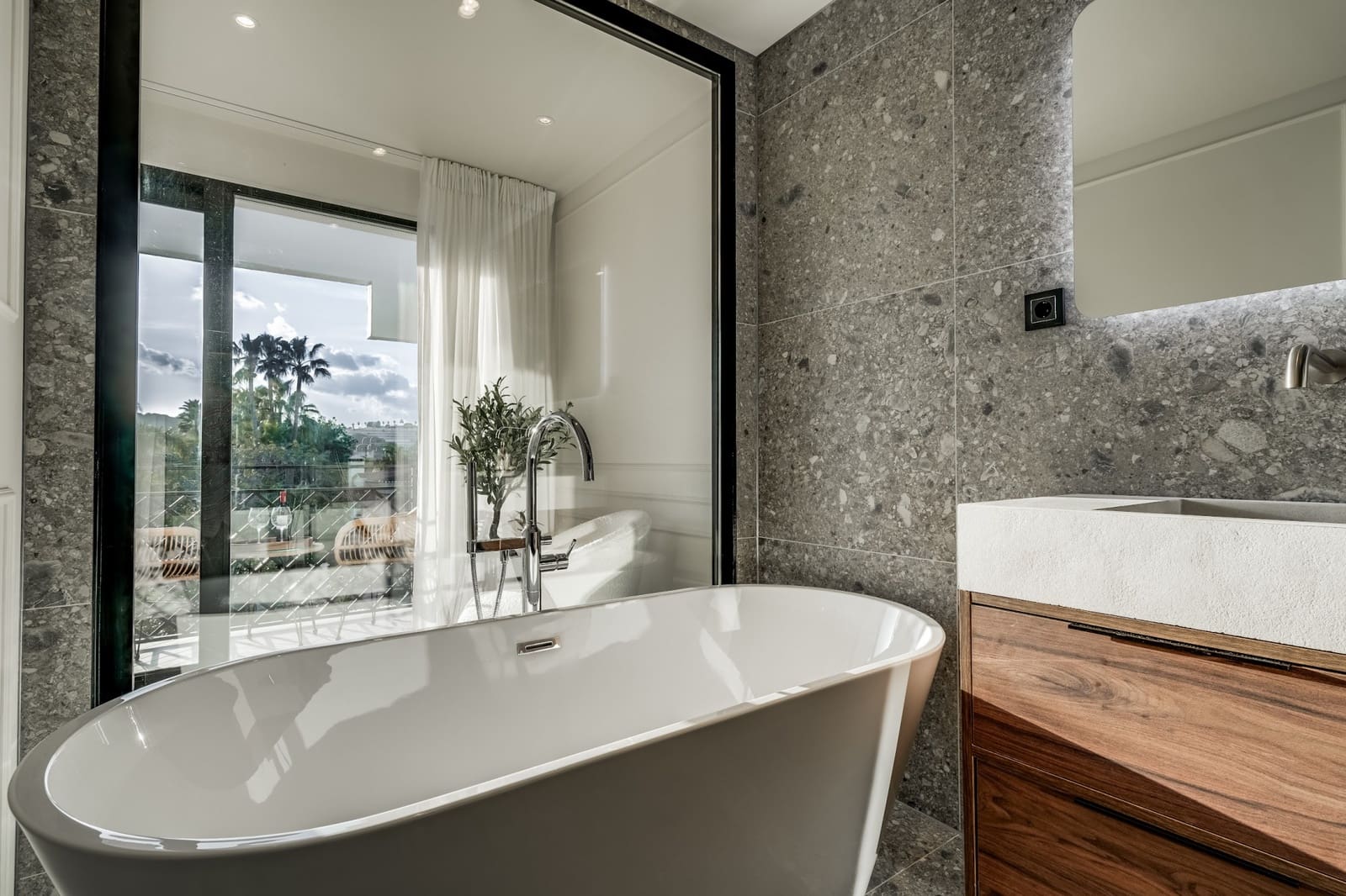 Casa de 4 habitaciones en Marbella en venta con piscina garaje - 1.349.000 € (Ref: 9848699)