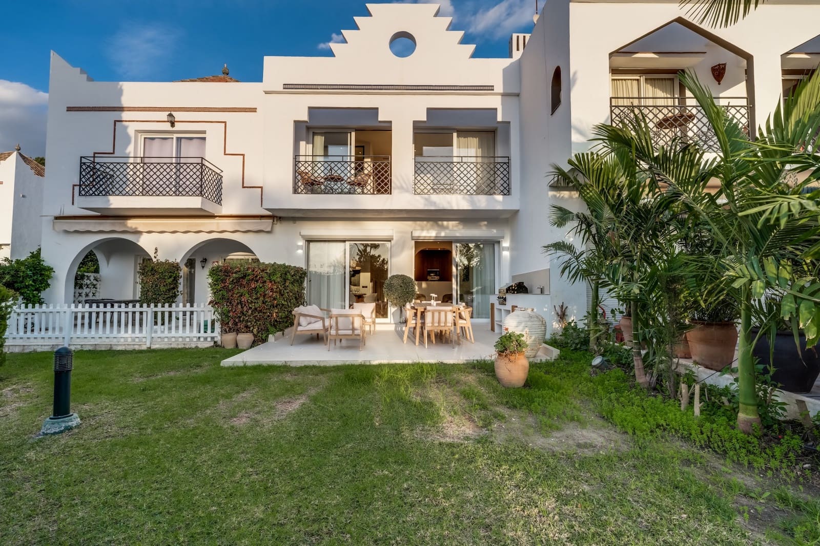 Casa de 4 habitaciones en Marbella en venta con piscina garaje - 1.349.000 € (Ref: 9848699)