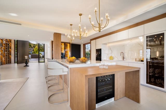 6 soveværelse Villa til salg i Los Naranjos, Marbella med swimmingpool garage - € 6.850.000 (Ref: 9848703)