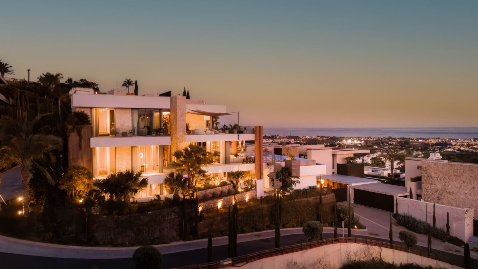 6 bedroom Villa for sale in Benahavis with pool garage - € 10,995,000 (Ref: 9848707)