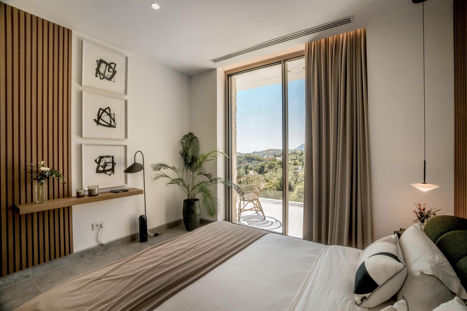 6 bedroom Villa for sale in Benahavis with pool garage - € 10,995,000 (Ref: 9848707)