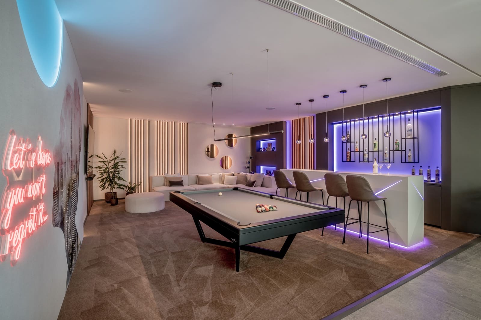 6 bedroom Villa for sale in Benahavis with pool garage - € 10,995,000 (Ref: 9848707)