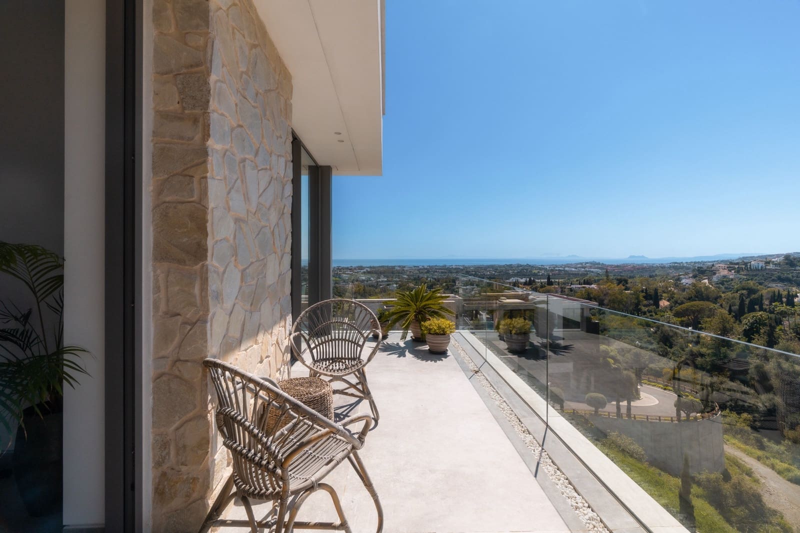 6 bedroom Villa for sale in Benahavis with pool garage - € 10,995,000 (Ref: 9848707)