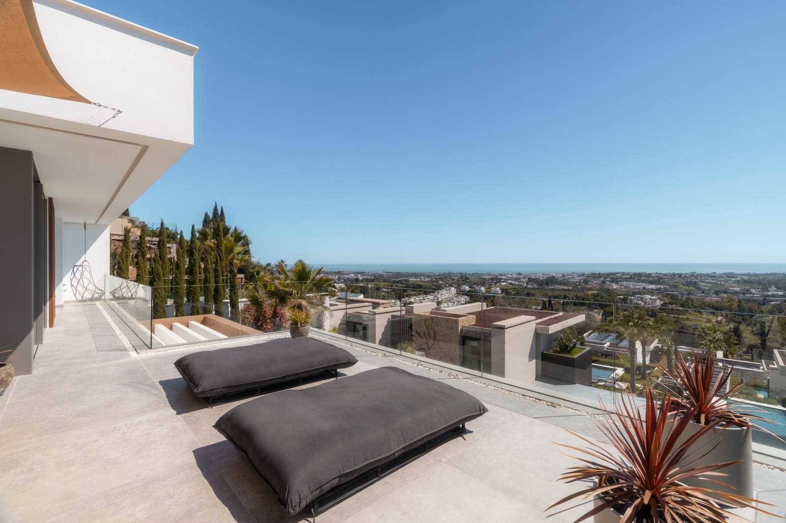 6 bedroom Villa for sale in Benahavis with pool garage - € 10,995,000 (Ref: 9848707)