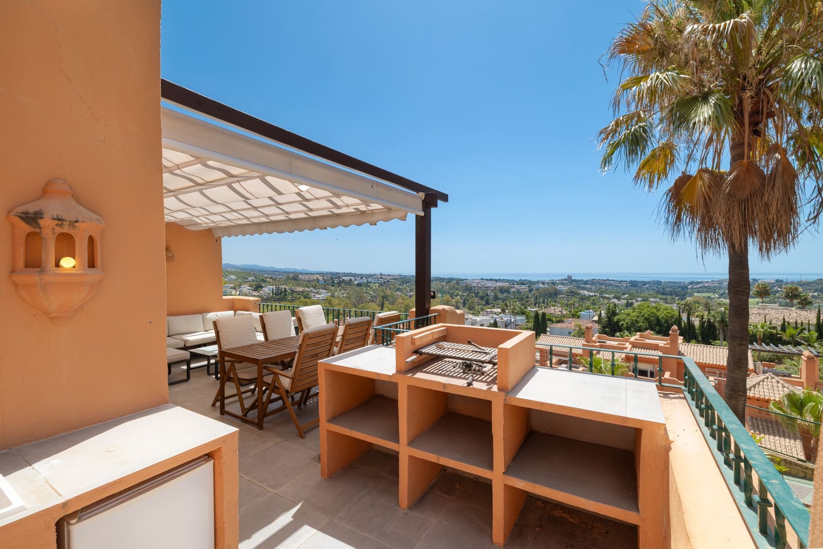 3 bedroom Penthouse for sale in Marbella with pool garage - € 1,125,000 (Ref: 9848708)