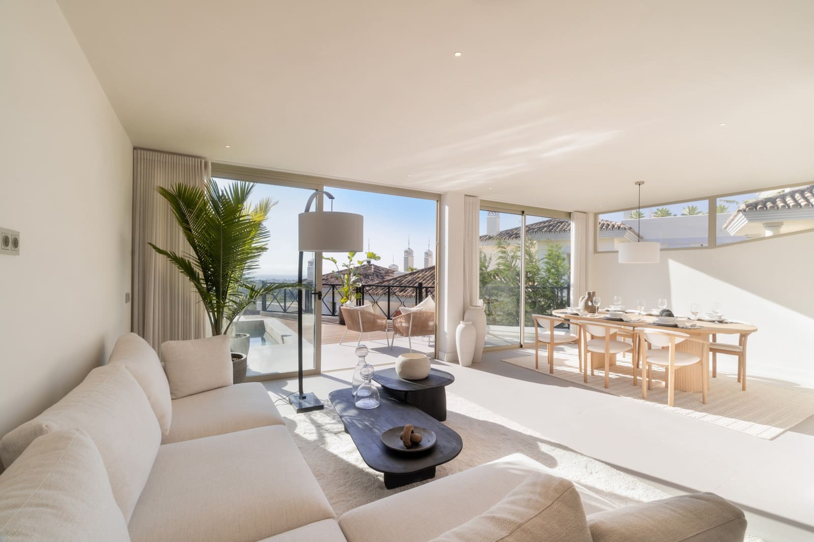 3 bedroom Apartment for sale in Marbella with pool garage - € 1,050,000 (Ref: 9848714)