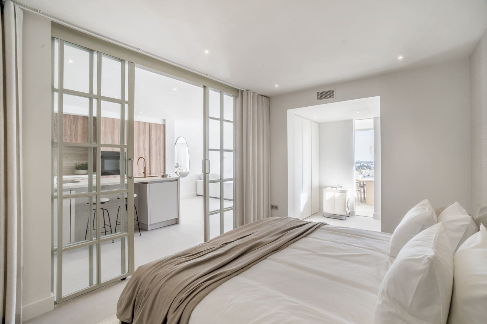 3 bedroom Apartment for sale in Marbella with pool garage - € 1,050,000 (Ref: 9848714)