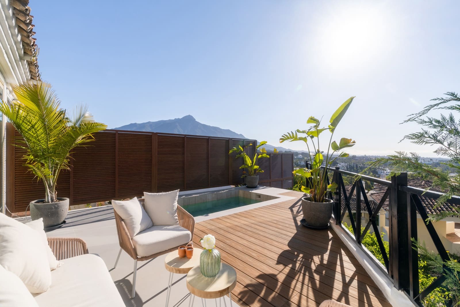 3 bedroom Apartment for sale in Marbella with pool garage - € 1,050,000 (Ref: 9848714)
