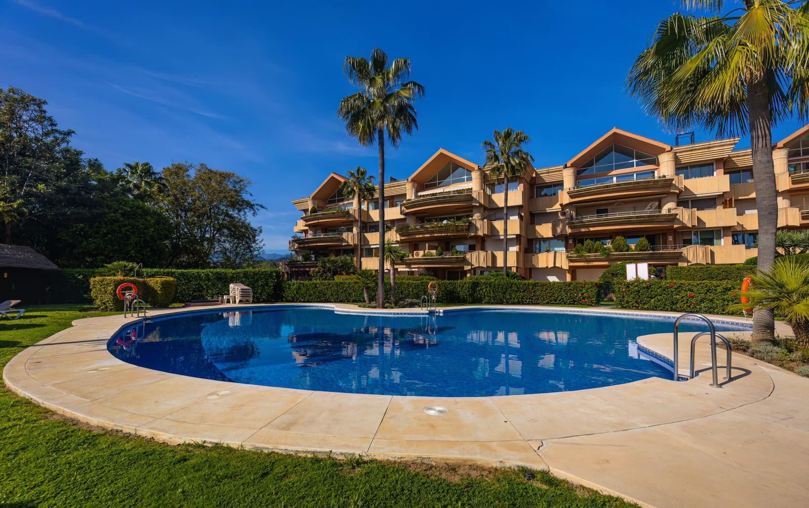 3 soveværelse Lejlighed til salg i Marbella med swimmingpool garage - € 1.190.000 (Ref: 9848715)