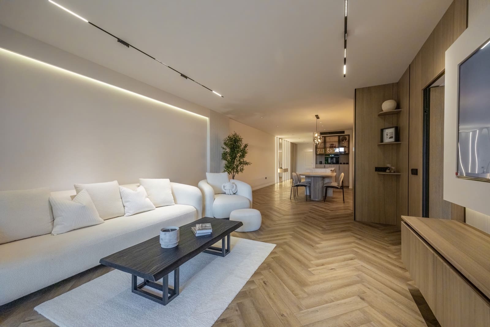 3 bedroom Apartment for sale in Marbella with pool garage - € 1,190,000 (Ref: 9848715)