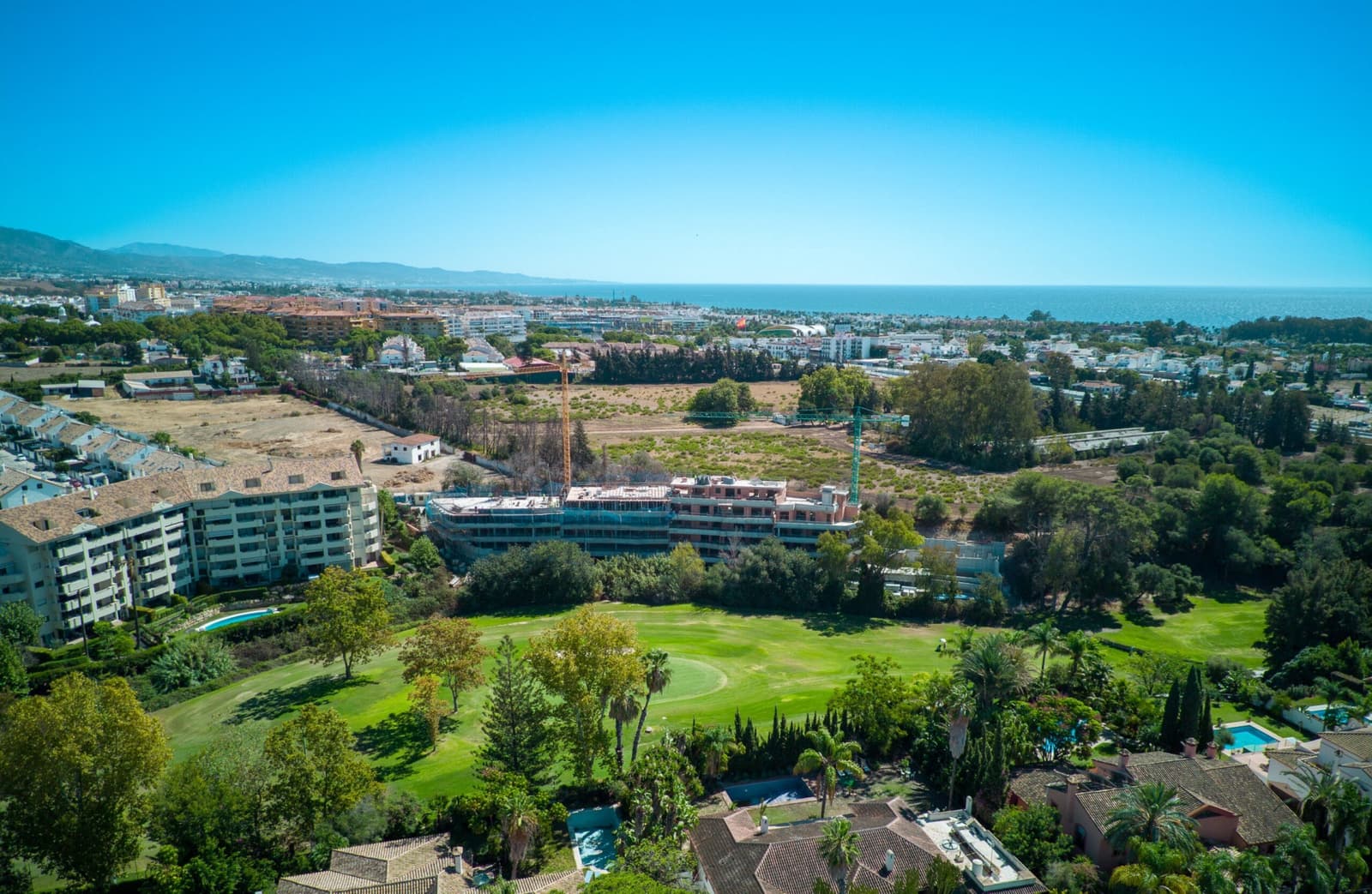 2 bedroom Apartment for sale in Guadalmina with pool garage - € 650,000 (Ref: 9848721)