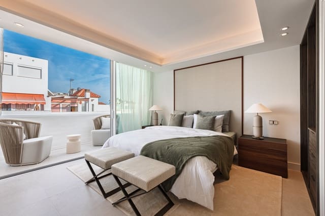 Casa de 4 habitaciones en Nagüeles Alto, Marbella en venta con piscina garaje - 1.325.000 € (Ref: 9848724)
